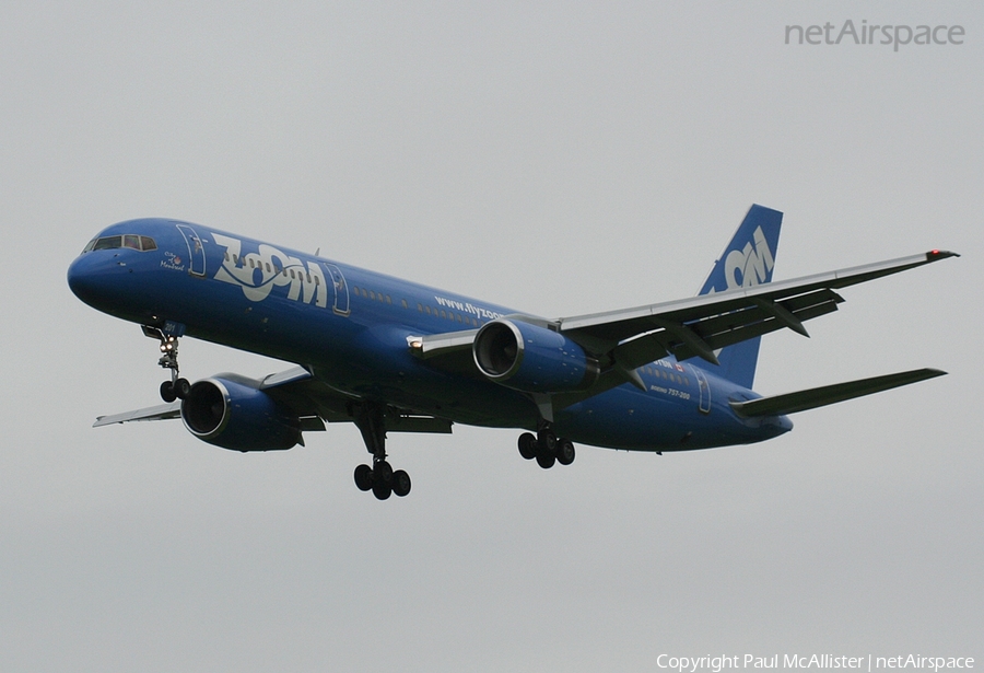 Zoom Airlines Boeing 757-28A (C-GTSN) | Photo 5090