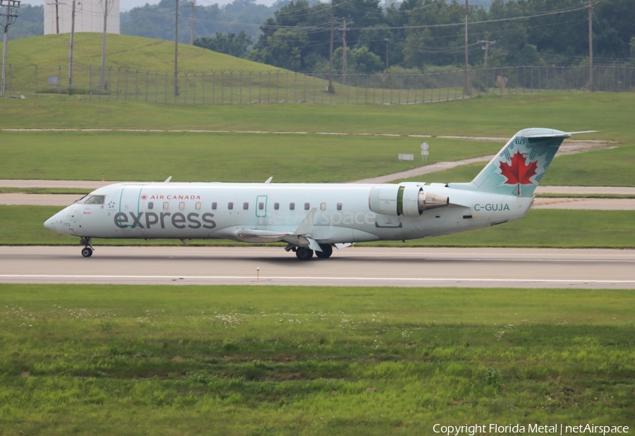 Air Canada Express (Jazz) Bombardier CRJ-200ER (C-GUJA) | Photo 542774