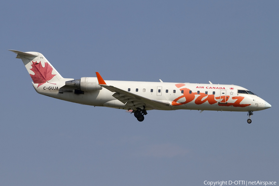 Air Canada Jazz Bombardier CRJ-200ER (C-GUJA) | Photo 441774