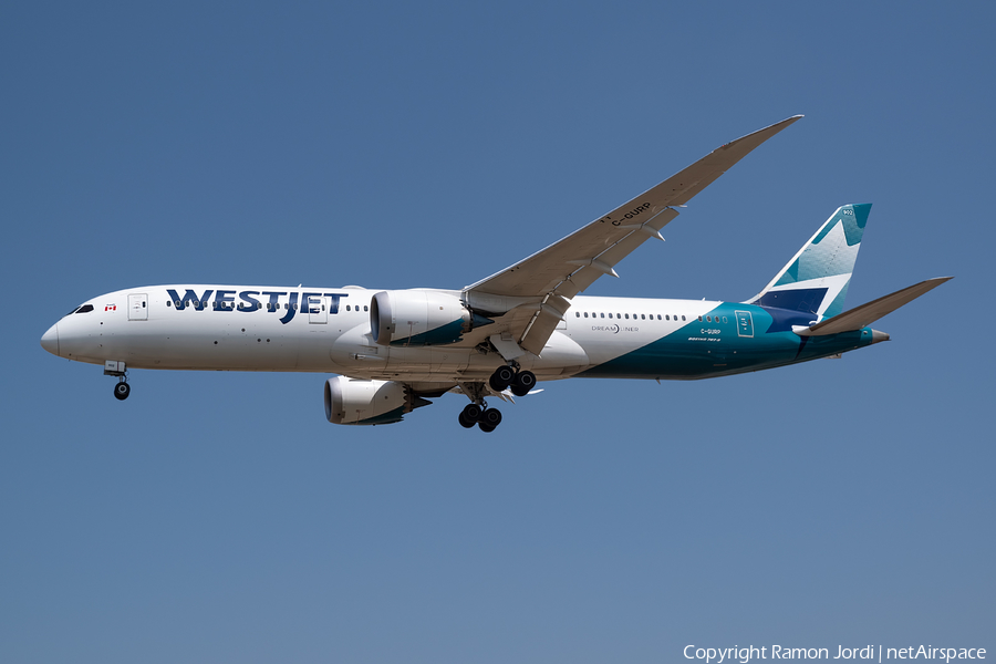 WestJet Boeing 787-9 Dreamliner (C-GURP) | Photo 519295