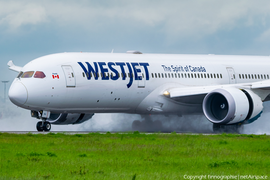 WestJet Boeing 787-9 Dreamliner (C-GURP) | Photo 571511