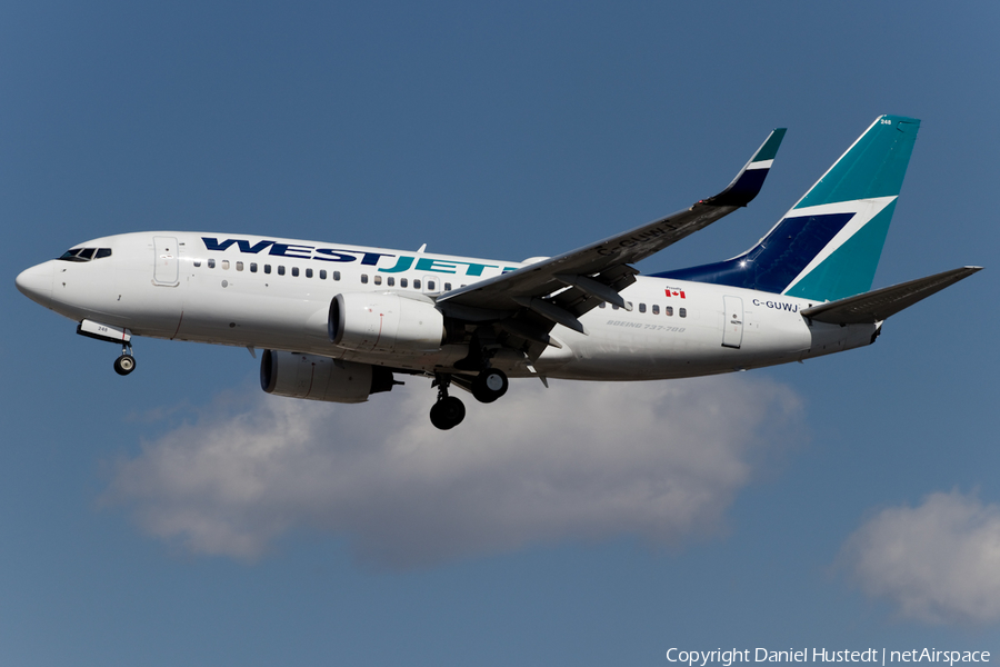 WestJet Boeing 737-7CT (C-GUWJ) | Photo 446744