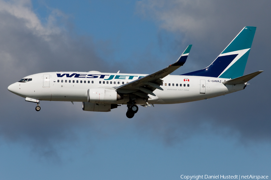 WestJet Boeing 737-7CT (C-GWAZ) | Photo 415261