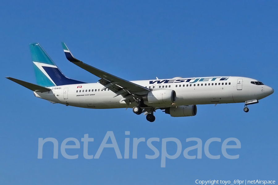 WestJet Boeing 737-8CT (C-GWBL) | Photo 68627