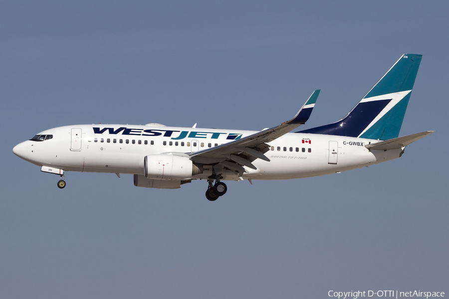 WestJet Boeing 737-7CT (C-GWBX) | Photo 424848