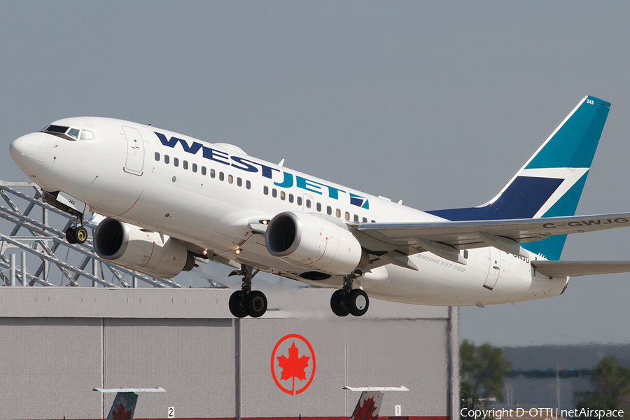 WestJet Boeing 737-7CT (C-GWJG) | Photo 441500