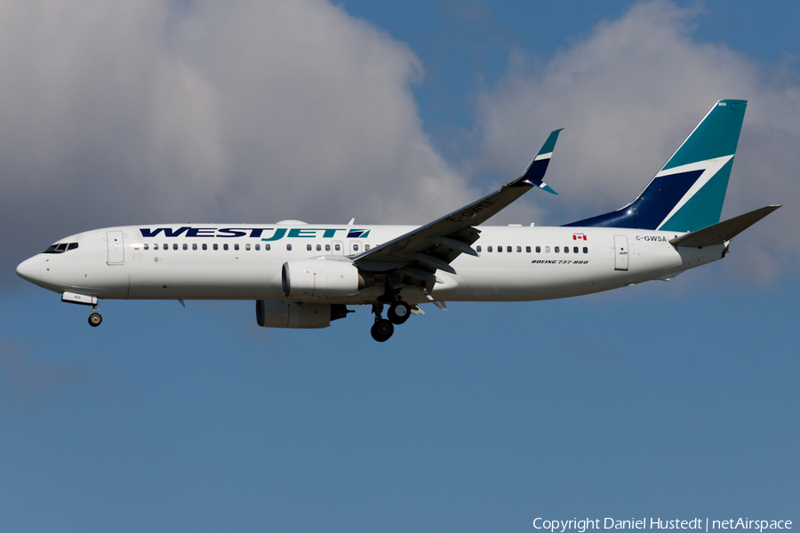 WestJet Boeing 737-8CT (C-GWSA) | Photo 415267