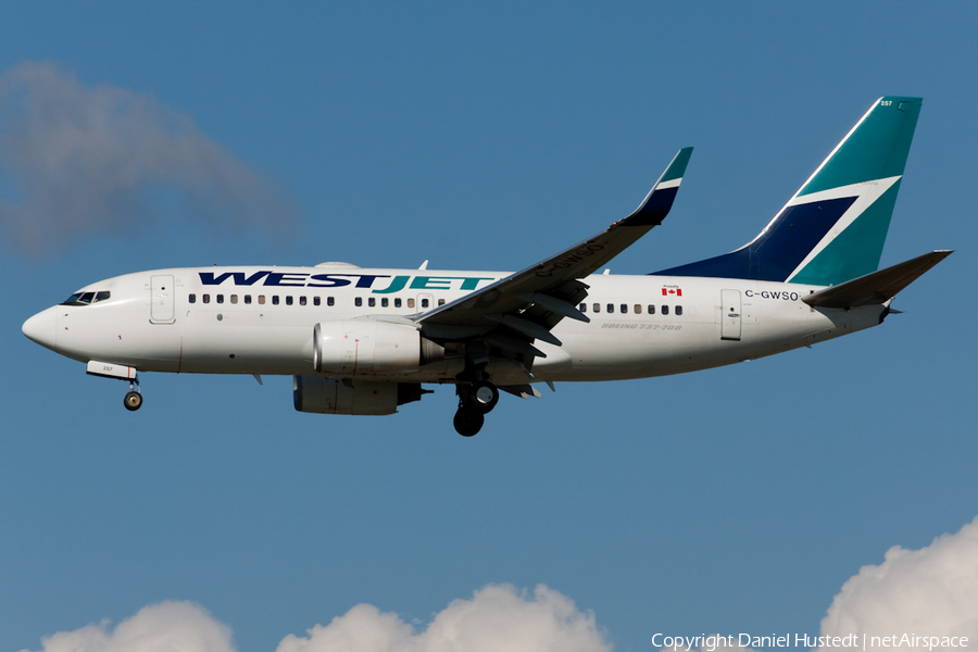 WestJet Boeing 737-7CT (C-GWSO) | Photo 415268