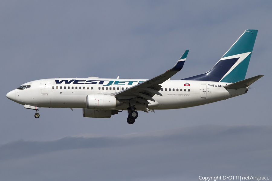 WestJet Boeing 737-7CT (C-GWSQ) | Photo 443176