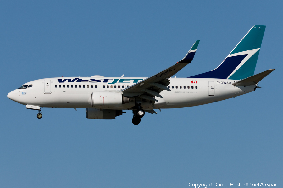 WestJet Boeing 737-7CT (C-GWSU) | Photo 415269