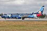 WestJet Boeing 737-8CT (C-GWSZ) at  Miami - International, United States