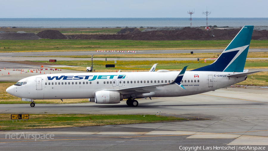 WestJet Boeing 737-8CT (C-GWUX) | Photo 584993