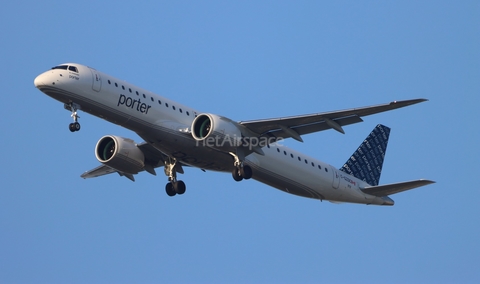 Porter Airlines Embraer ERJ-195E2 (ERJ-190-400STD) (C-GZQC) at  Miami - International, United States