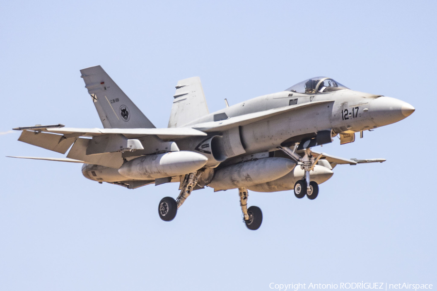 Spanish Air Force (Ejército del Aire) McDonnell Douglas EF-18M Hornet (C.15-69) | Photo 570676