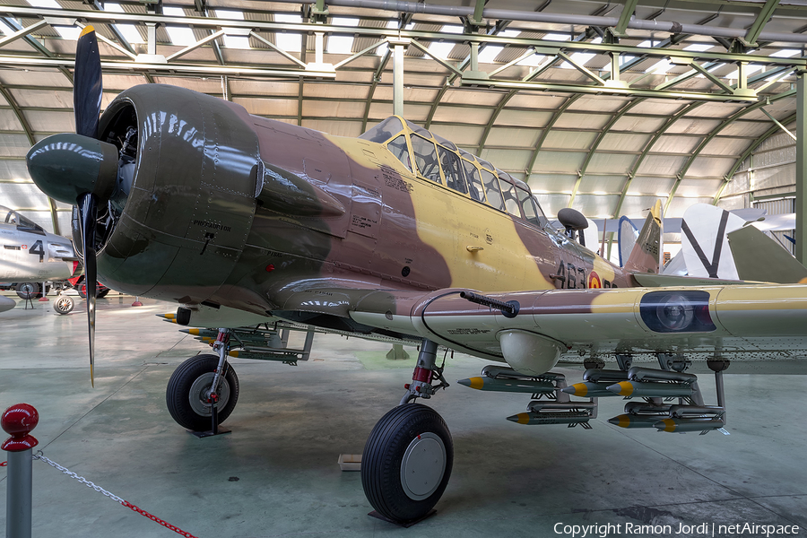 Spanish Air Force (Ejército del Aire) North American SNJ-4 Texan (C.6-35) | Photo 294863