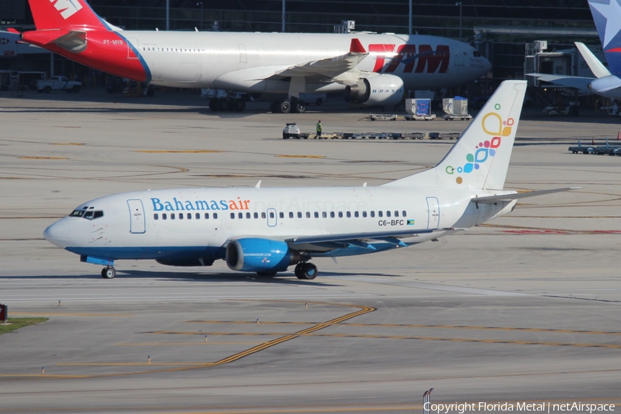 Bahamasair Boeing 737-505 (C6-BFC) | Photo 554906