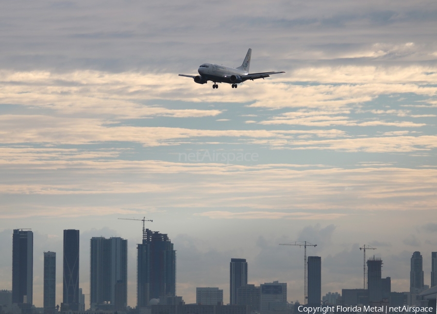 Bahamasair Boeing 737-5H6 (C6-BFE) | Photo 606383