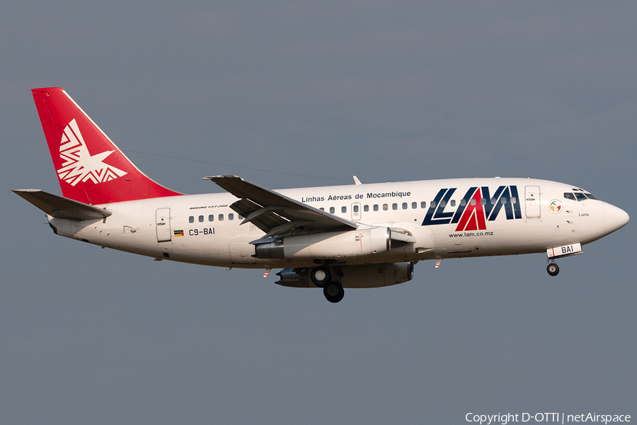 LAM - Linhas Aereas de Mocambique Boeing 737-2K9(Adv) (C9-BAI) | Photo 247094