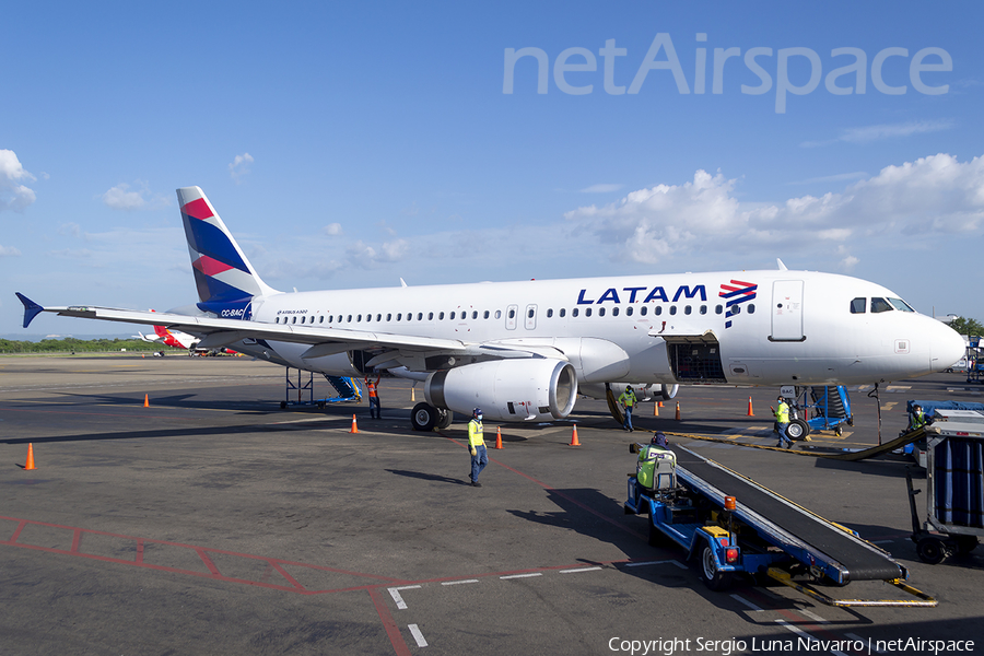 LAN Airlines Airbus A320-233 (CC-BAC) | Photo 459370