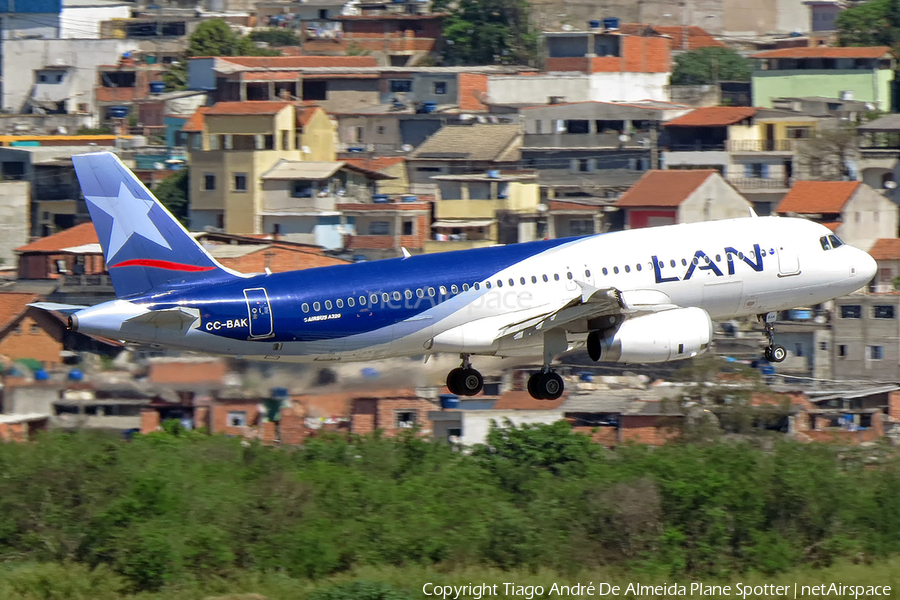LAN Airlines Airbus A320-232 (CC-BAK) | Photo 338371