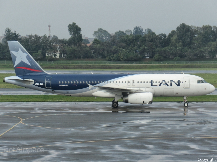 LATAM Airlines Chile Airbus A320-232 (CC-BAL) | Photo 303898