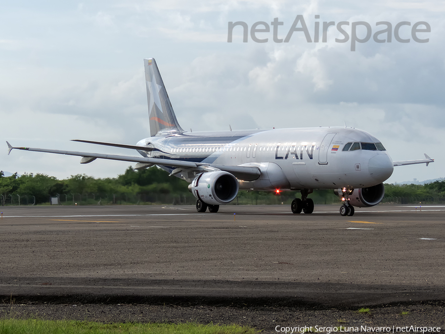 LAN Airlines Airbus A320-214 (CC-BAQ) | Photo 281828