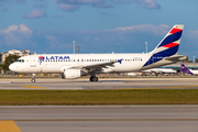 LAN Airlines Airbus A320-214 (CC-BAQ) at  Miami - International, United States