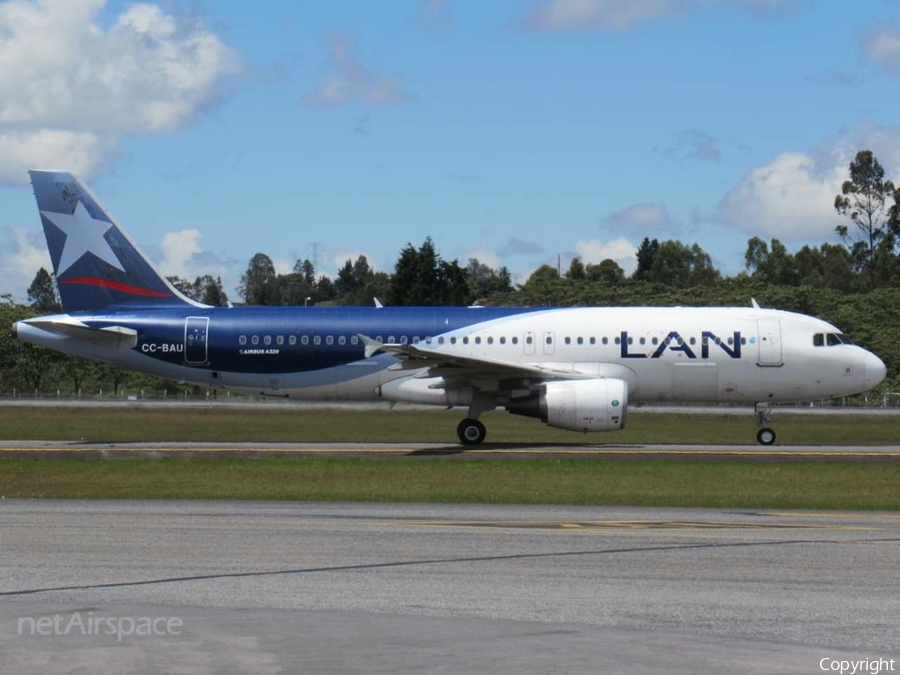 LAN Airlines Airbus A320-214 (CC-BAU) | Photo 350788