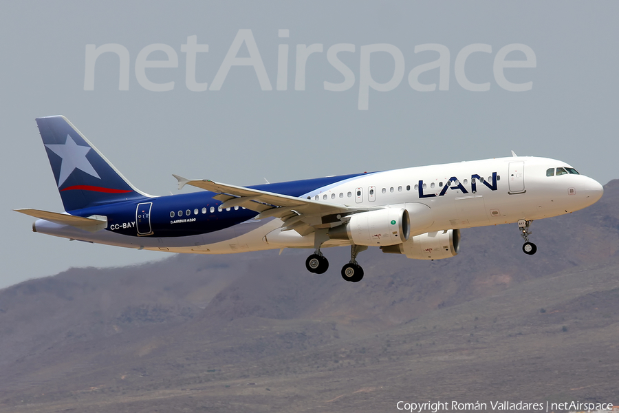 LAN Airlines Airbus A320-214 (CC-BAY) | Photo 343672