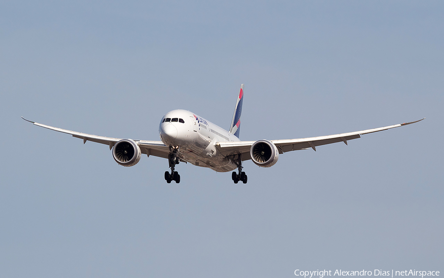 LATAM Airlines Chile Boeing 787-8 Dreamliner (CC-BBA) | Photo 520098