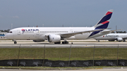 LAN Airlines Boeing 787-8 Dreamliner (CC-BBB) at  Miami - International, United States