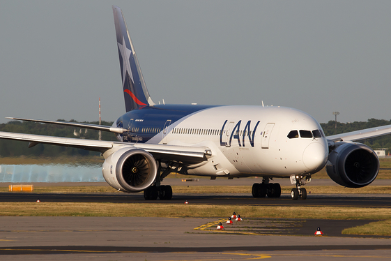 LAN Airlines Boeing 787-8 Dreamliner (CC-BBC) at  Frankfurt am Main, Germany