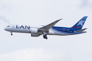 LAN Airlines Boeing 787-8 Dreamliner (CC-BBE) at  Madrid - Barajas, Spain
