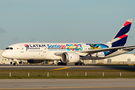 LATAM Airlines Chile Boeing 787-8 Dreamliner (CC-BBE) at  Miami - International, United States