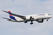 LATAM Airlines Chile Boeing 787-8 Dreamliner (CC-BBE) at  New York - John F. Kennedy International, United States