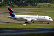 LAN Airlines Boeing 787-8 Dreamliner (CC-BBF) at  Sao Paulo - Guarulhos - Andre Franco Montoro (Cumbica), Brazil