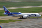 LAN Airlines Boeing 787-8 Dreamliner (CC-BBH) at  Sao Paulo - Guarulhos - Andre Franco Montoro (Cumbica), Brazil