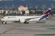 LAN Airlines Boeing 787-8 Dreamliner (CC-BBJ) at  Los Angeles - International, United States