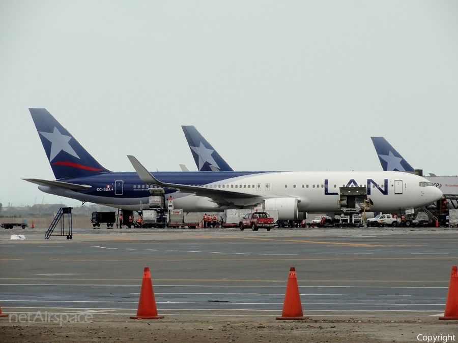 LAN Airlines Boeing 767-316(ER) (CC-BDA) | Photo 47590