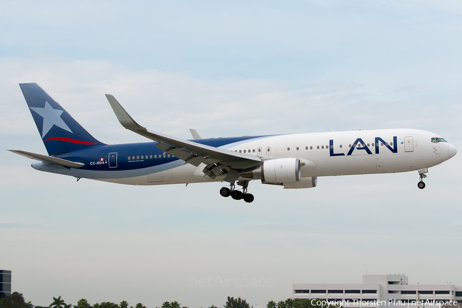 LAN Airlines Boeing 767-316(ER) (CC-BDA) | Photo 101110