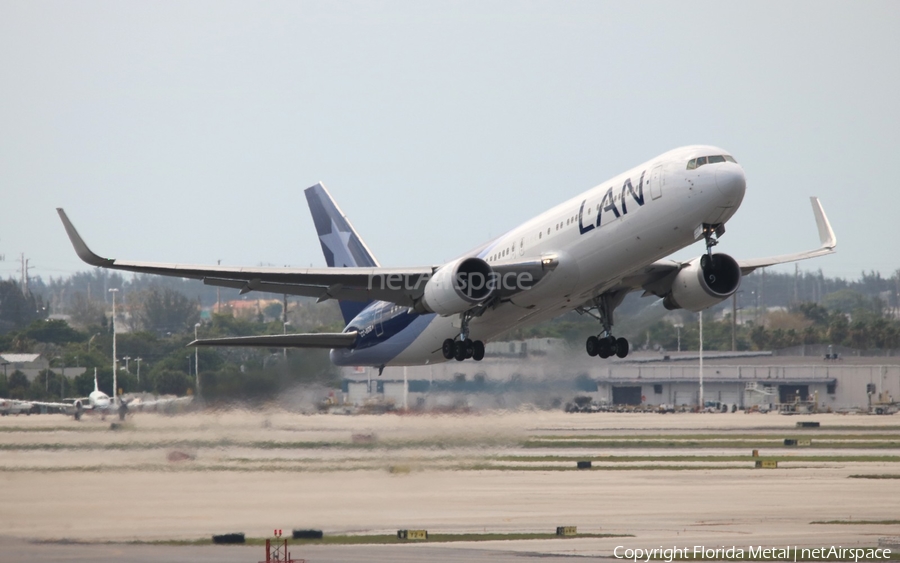 LAN Airlines Boeing 767-316(ER) (CC-BDB) | Photo 297515