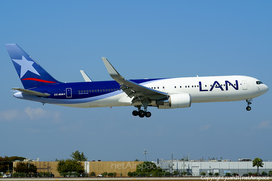 LAN Airlines Boeing 767-316(ER) (CC-BDB) | Photo 70570