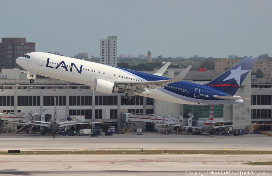 LAN Airlines Boeing 767-316(ER) (CC-BDC) | Photo 309285