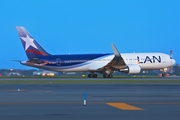 LAN Airlines Boeing 767-316(ER) (CC-BDH) at  New York - John F. Kennedy International, United States