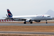 LATAM Airlines Chile Airbus A321-211 (CC-BED) at  Santiago - Comodoro Arturo Merino Benitez International, Chile