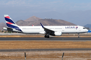 LATAM Airlines Chile Airbus A321-211 (CC-BEE) at  Santiago - Comodoro Arturo Merino Benitez International, Chile