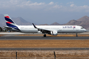 LATAM Airlines Chile Airbus A321-211 (CC-BEH) at  Santiago - Comodoro Arturo Merino Benitez International, Chile