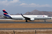 LATAM Airlines Chile Airbus A321-211 (CC-BEK) at  Santiago - Comodoro Arturo Merino Benitez International, Chile