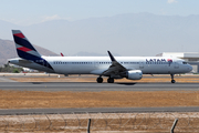 LATAM Airlines Chile Airbus A321-211 (CC-BEN) at  Santiago - Comodoro Arturo Merino Benitez International, Chile