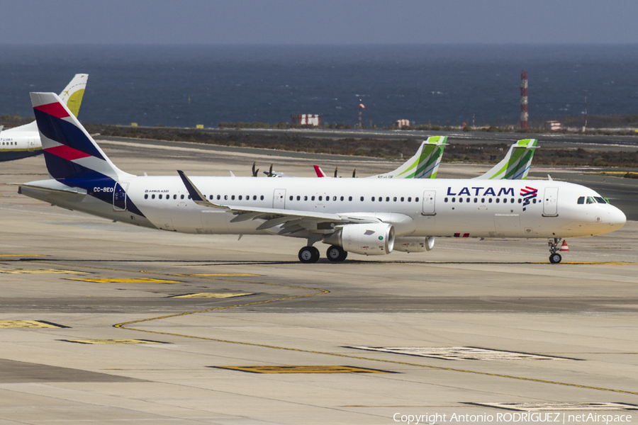 LATAM Airlines Chile Airbus A321-211 (CC-BEO) | Photo 125967